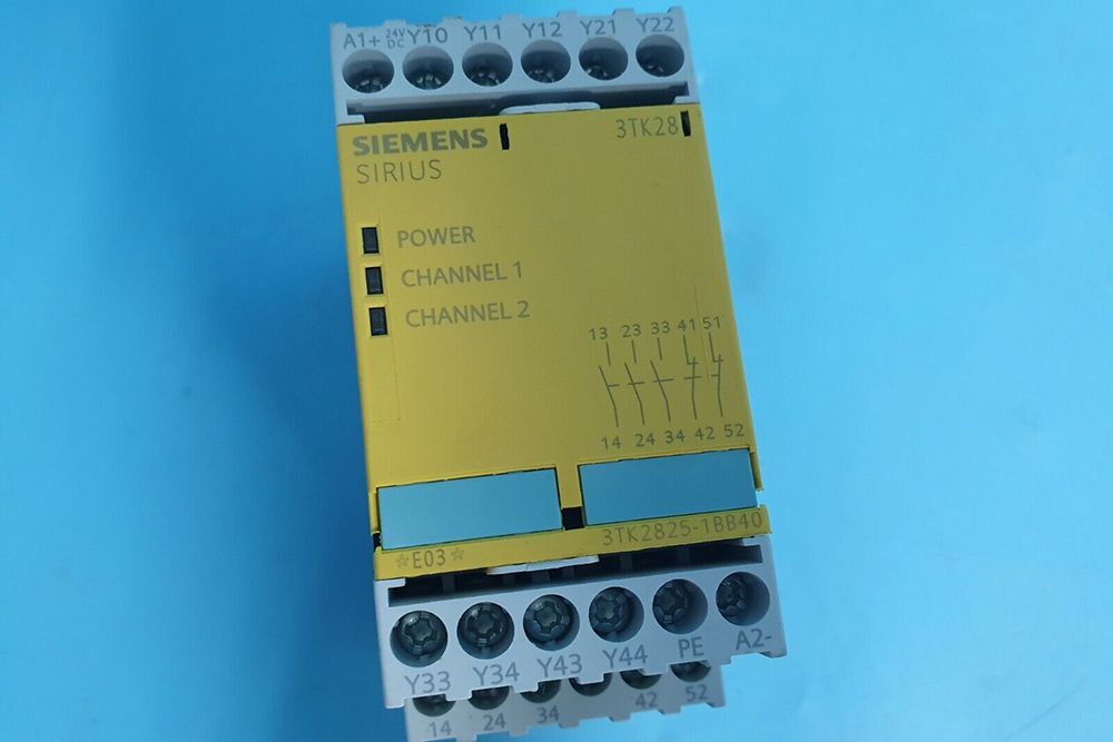 Реле безопасности Siemens Sirius 3TK28